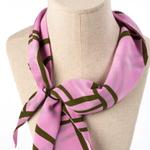 El arte al cuello: cómo llevar pañuelos de seda